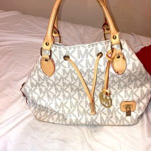 Michael kors original tote.